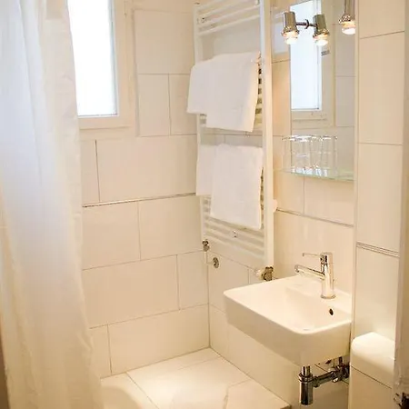 Apartcity Serviced *